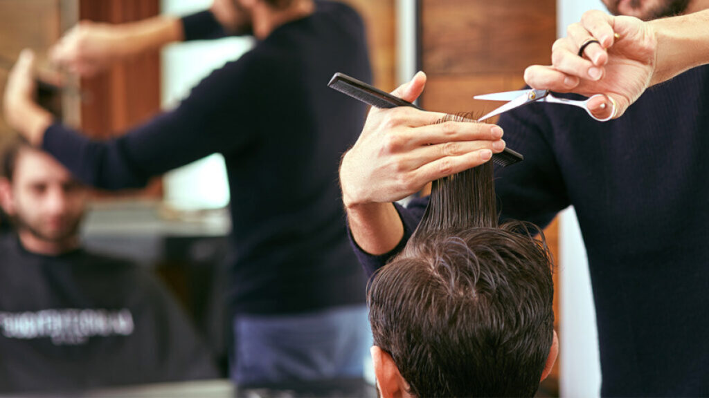 Profeco comparte precios de 5 barberías para el Día del Padre 2025