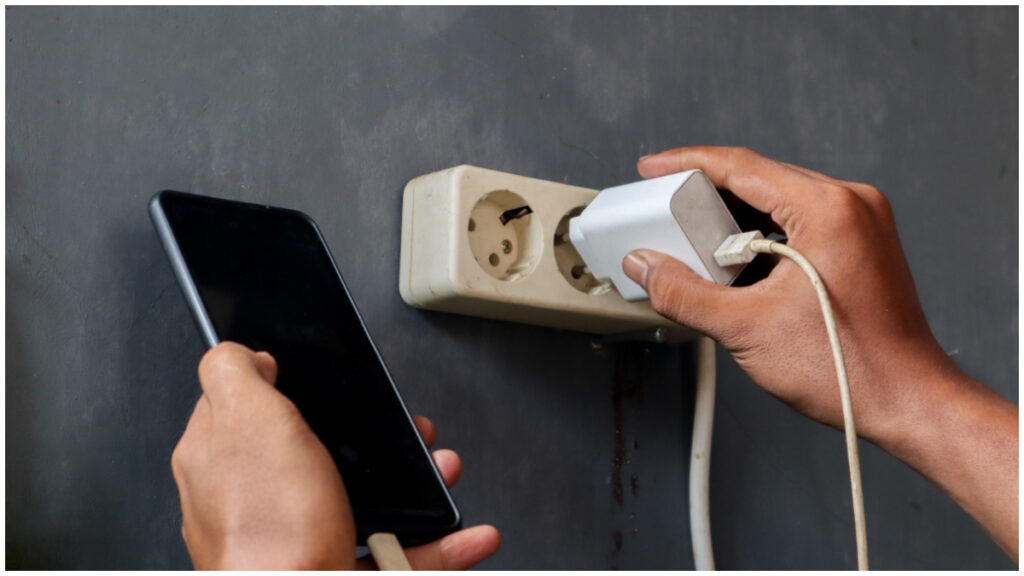 Sigue los pasos para cargar tu celular y extender su vida