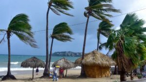 Alertan por otro posible ciclón en el Pacífico; se convertiría en tormenta tropical en horas