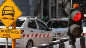 Ejidatarios de Tultepec liberan caseta en Circuito Exterior Mexiquense
