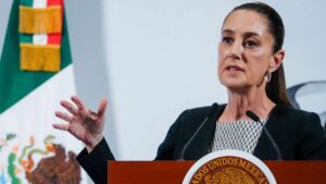 Sheinbaum lanza aviso por huracán Erick; impactará entre Guerrero y Oaxaca en horas