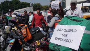 Conductoras de apps exigen claridad ante reforma laboral que entrará en vigor