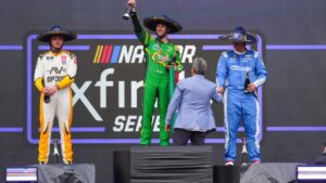 Daniel Suárez remonta de manera impresionante para llevarse la NASCAR Xfinity Series en México