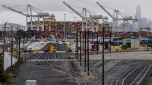 Déficit comercial de EE.UU. cae a mínimo desde 2023 tras desplome de importaciones por aranceles