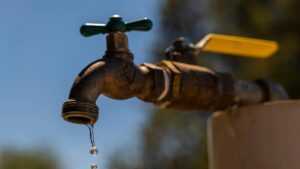 Habrá variaciones en presión del agua en 3 colonias de CDMX por reparación de megafuga en Eje 6 Sur