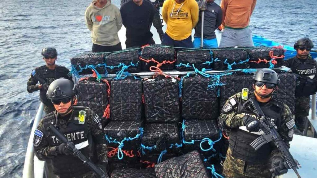 El Salvador incauta 6.3 toneladas de cocaína. Fuente: @nayibbukele