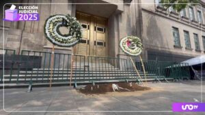 “RIP al Poder Judicial”: colocan coronas frente a la Suprema Corte