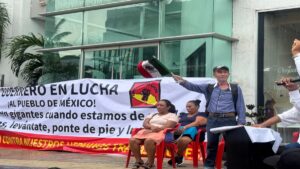 Protestan frente al Consulado de EE. UU. en Acapulco contra políticas migratorias de Trump