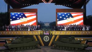 Estados Unidos celebra desfile militar en cumpleaños de Trump, dividido entre protestas