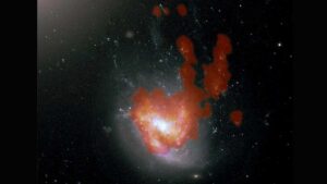 Descubren “galaxia medusa” con “orejas de conejo”, así luce