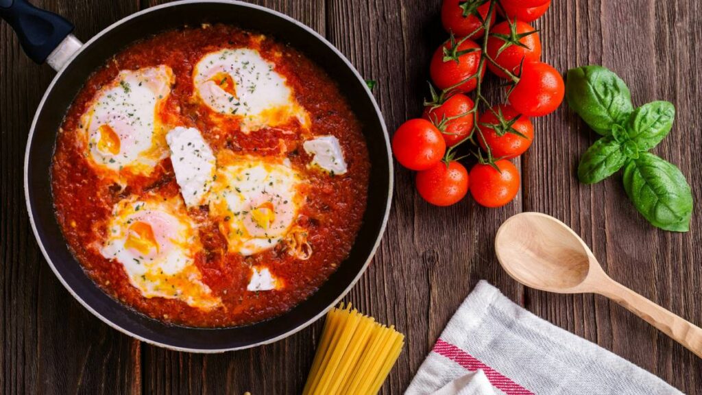 Huevos rancheros: ve esta sencilla receta ¡para chuparse los dedos!