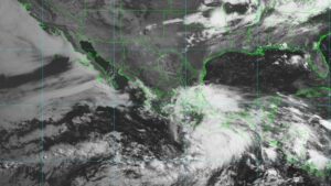 Así se ve el poderoso huracán Erick desde el espacio: impactantes imágenes satelitales