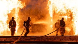 Incendio en edificio de la colonia Morelos desata intensa movilización en CDMX