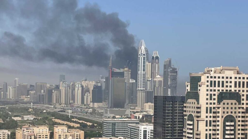 Incendio en rascacielos de Dubái