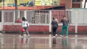 Desfogan presa El Ángulo y se inundan viviendas en Cuautitlán Izcalli