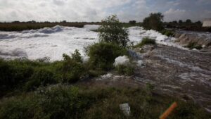 Lluvias convierten calles de Zimapán, Hidalgo, en río; aquí videos