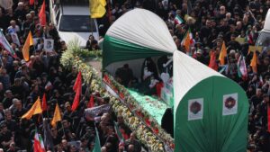 Irán realiza funerales de Estado para militares y científicos del conflicto con Israel