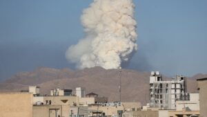 Israel vuelve a cerrar su espacio aéreo, mientras Irán descarta riesgos a la población tras ataques de Estados Unidos
