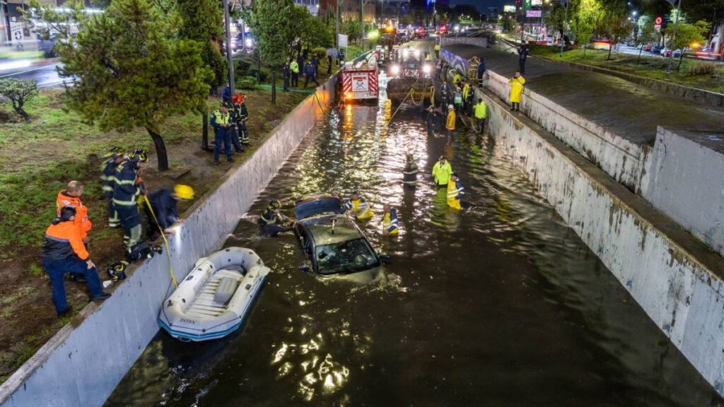 Lluvias complican traslados al trabajo, podrían hacer home office.