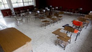 Lluvias por huracán Erick obligan a suspender clases en la Huasteca y zona media de San Luis Potosí