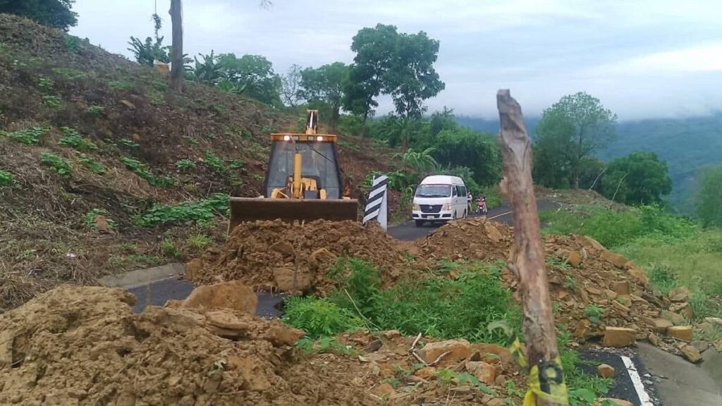 lluvias-provocan-deslaves-en-carreteras-de-puebla-por-tercer-dia-suspenden-clases