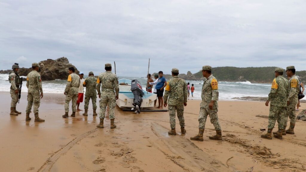 Mantiene Defensa Plan DN-III-E en Oaxaca y Guerrero tras paso de Erick con despliegue de 21 mil elementos