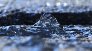 Cierran el Eje 6 Sur por megafuga de agua; aquí alternativas viales