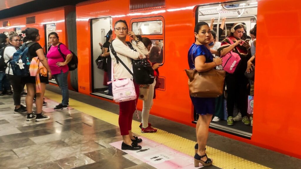 Pinchazos metro IMSS