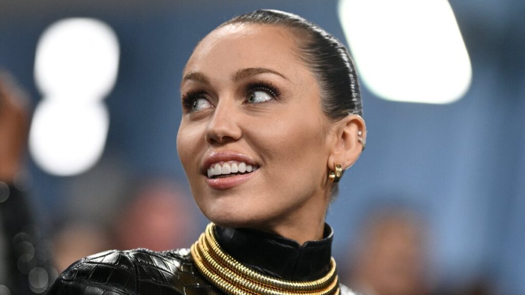 Miley Cyrus steals with a transparent black dress