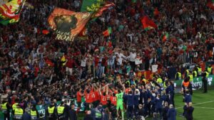 Tragedia en el Allianz Arena: muere aficionado tras caer de la grada durante la final España vs. Portugal