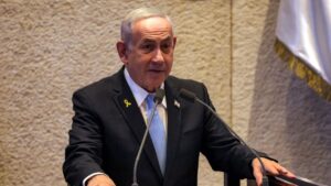 “Llegó el momento”: Netanyahu llama a iraníes a levantarse contra el “régimen maléfico de Teherán”