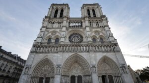 Reabrirán torres de Notre Dame en septiembre tras incendio de 2019