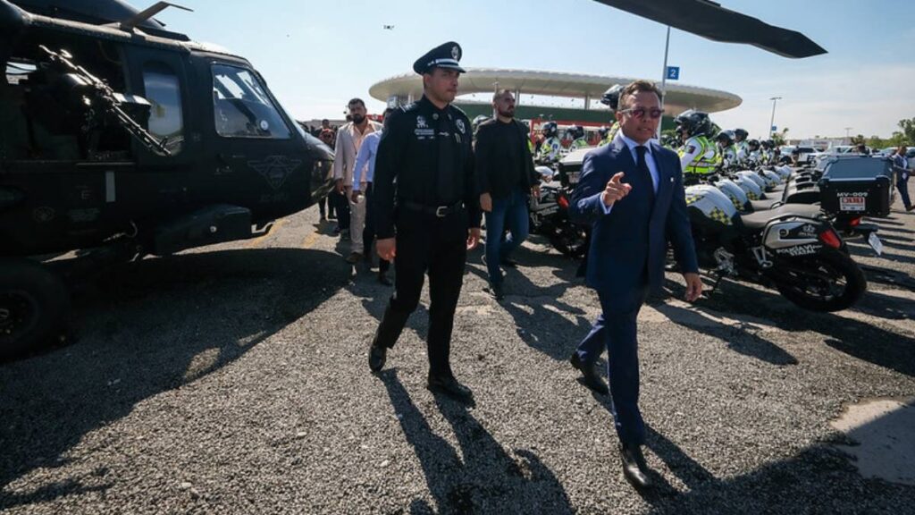Pablo Lemus entrega unidades equipadas para la seguridad en Jalisco - UnoTV