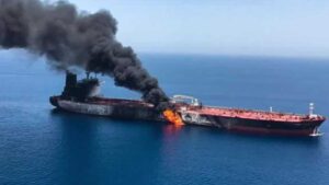 Choque de barcos petroleros en el mar de Omán; descartan interferencia externa