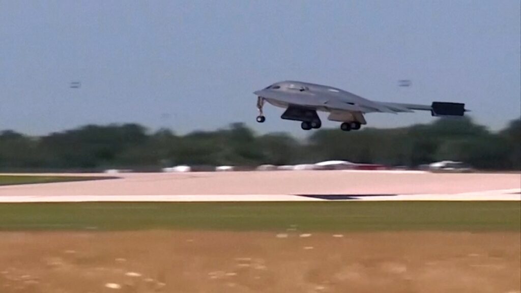 Pilotos de aviones B-2 que atacaron Irán ya están de vuelta en Estados Unidos