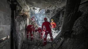 Revelan que bombardeo israelí en prisión de Irán dejó 71 muertos