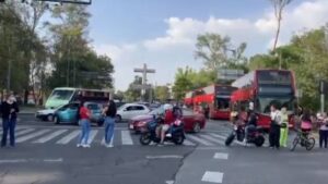 Vecinos de la Morelos cierran Reforma y Manuel Contreras; se oponen a albergue migrante