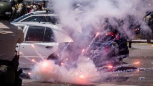 Piden investigar a ONG por supuestamente financiar protestas en EE.UU.