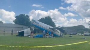 Se estrella avión de paracaidismo con 20 personas a bordo en Tennessee