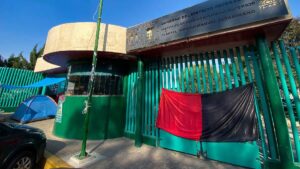 Prepas de CDMX inician huelga; sindicato pide aumento del 30%