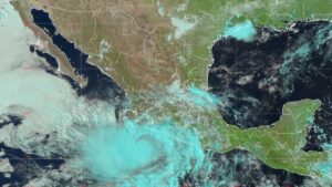 Dalila pega con fuertes lluvias: estados afectados y ruta