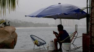 Huracán Erick: ¿Qué hacer ante lluvias extremas, marejada y viento fuerte?