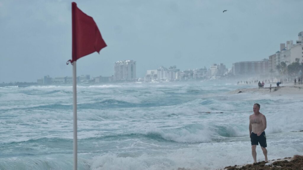Henriette podría formarse en el Pacífico. Cuartoscuro