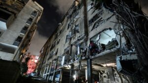 Irán amenaza a Israel con una respuesta “más devastadora”