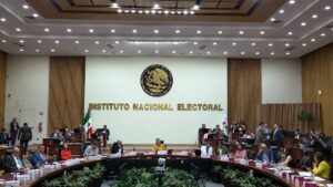 INE prevé negar triunfo a candidaturas sin promedio constitucional mínimo