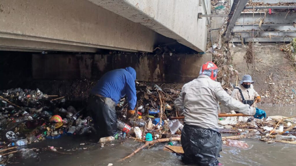 La basura puede ser la causante de inundaciones. Foto: Conagua