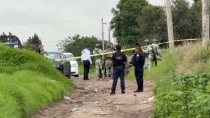 Explotan artefactos durante peritaje de restos humanos en Puebla; hay dos policías heridos