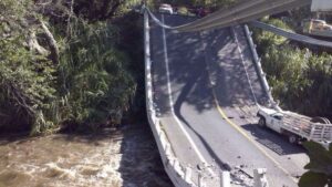 Lluvias intensas colapsan puente en China; videos