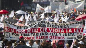 ¿Qué piden? ANUEE marcha al Zócalo capitalino; revisa vías alternas