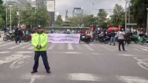 Caos vial: repartidores de apps bloquearon 6 horas Reforma, Circuito y Periférico
